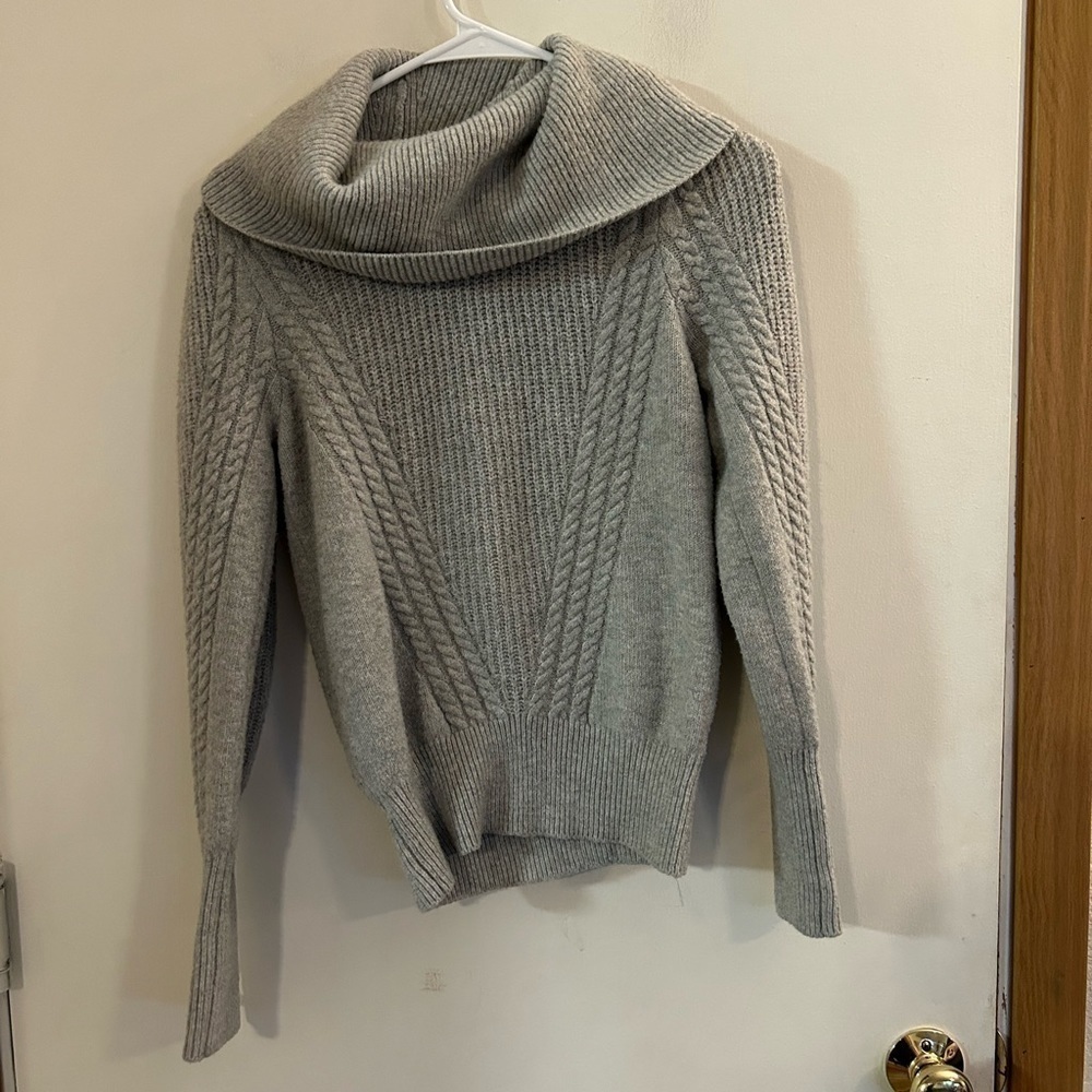 Tahari Sweaters | Tahari Grey acrylic wool
Elizabeth Pullover Turtleneck small